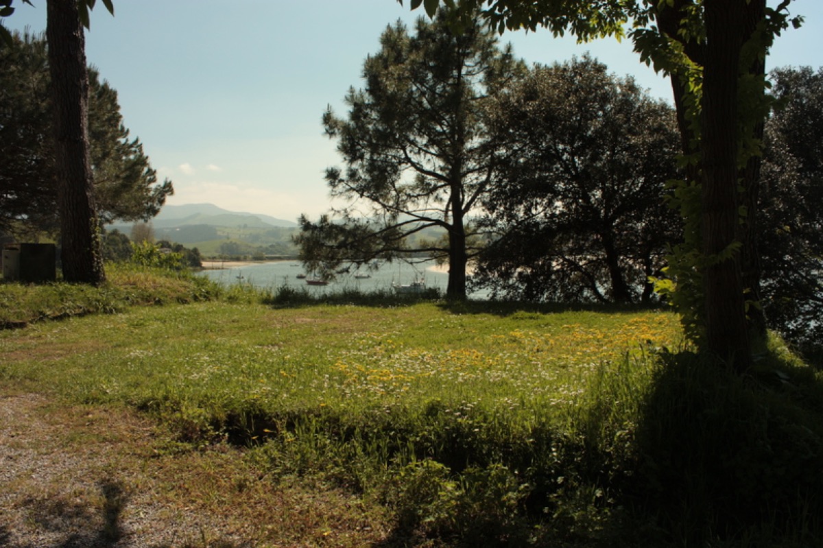 Parcela camping vista bahía San Vicente, Cantabria
