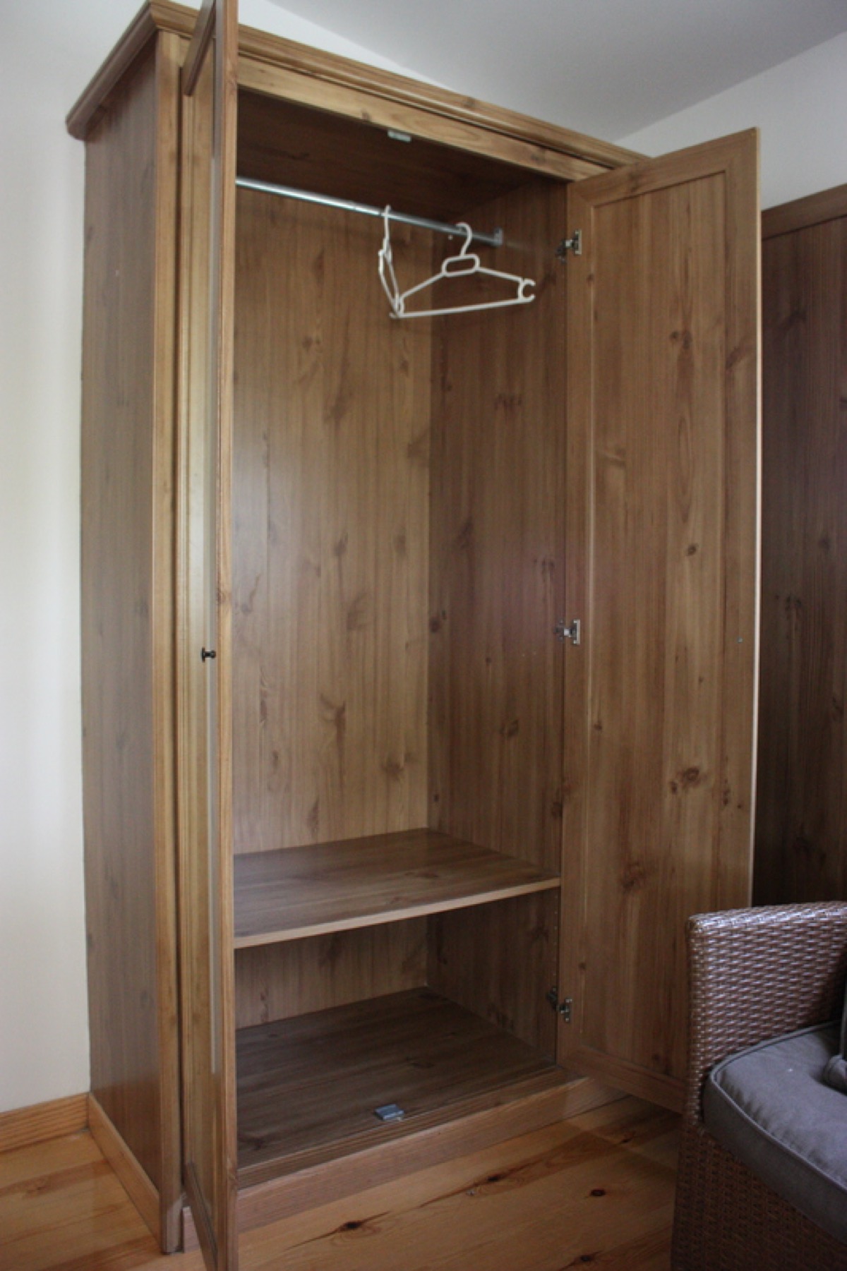 Armario salón bungalow, San Vicente de la Barquera, Cantabria